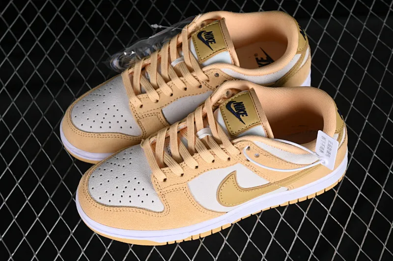 All Categories Nk SB Dunk Series Nk SB Dunk Low Low-top sneakers Cost-effective version Nk Dunk Low "Gold Suede" Cheese Pudding Ice Cream Yellow White SB Low-top casual sports skateboard shoes DV7411-200
